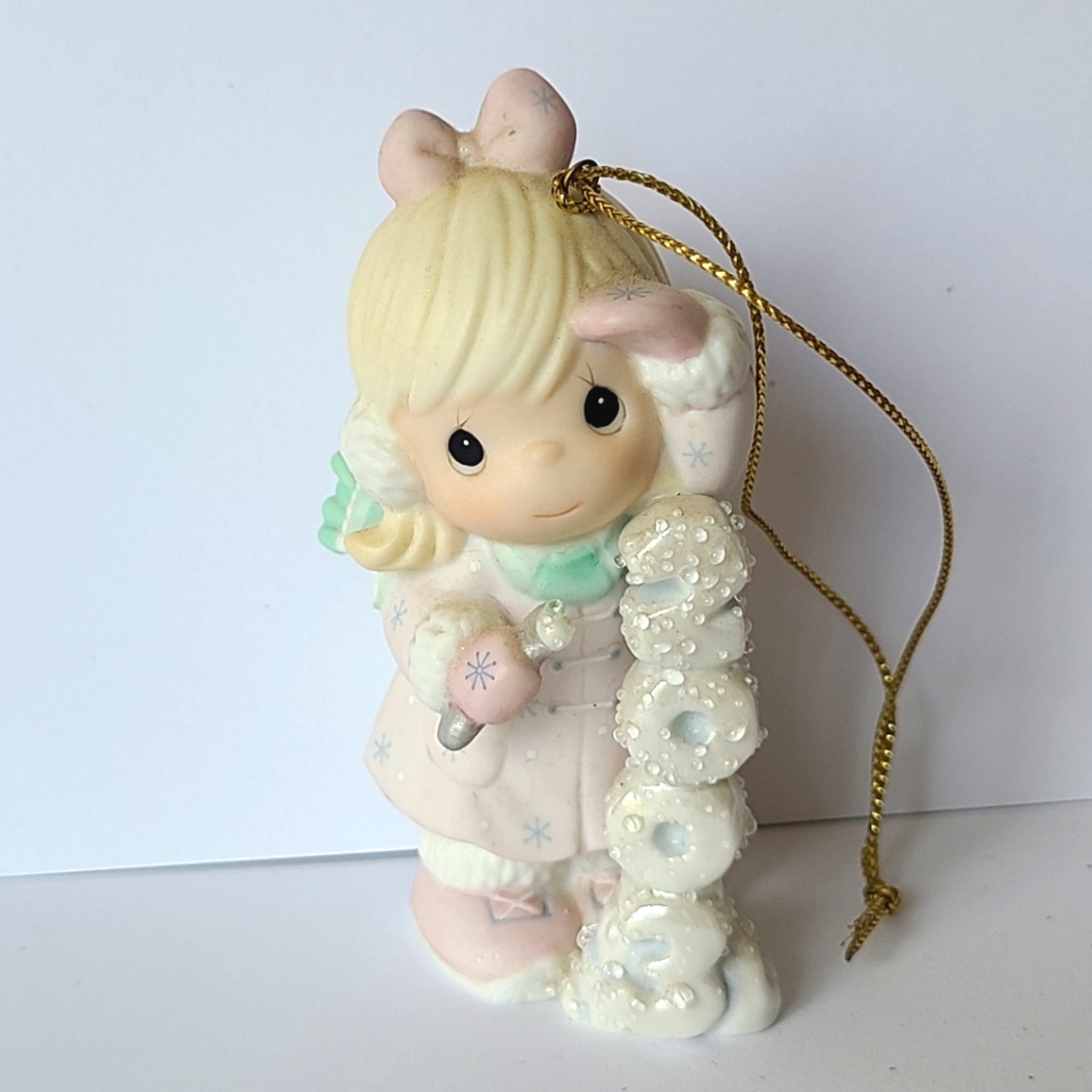 Vintage 2003 Precious Moments Girl Winter Collectible Figurine Ornament